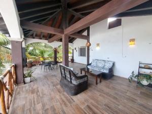 Casa Columpios, con alberca a pasos de la playa