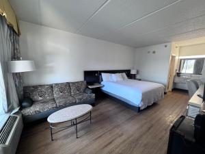 King Room room in Travel Inn - Lugoff