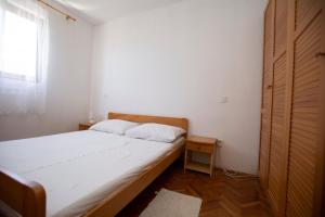 Apartments by the sea Lokva Rogoznica, Omis - 19633