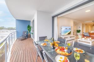 Cote DAzur 42, 61 Donald St - complex pool, lift, linen, bed making and stunning water views