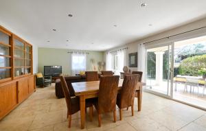 Lovely Home In Combas