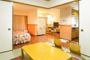 Izu-Kogen Wan Wan Paradise Condominium