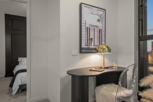 WOW Apartment on Collins