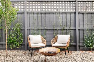Wellness Escape- 1 Bed Home with Studio & Sauna