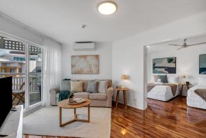Northshore Haven- Steps from the Esplanade