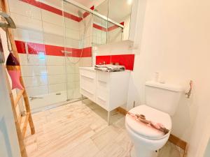 Maisons de vacances Charmante maison de village a Saint-Pierre-d-Oleron, ideale pour 4 personnes - FR-1-778-52 : photos des chambres
