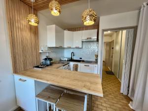 Deux pièces avec vue canal et parking privé à Sète - FR-1-338-616