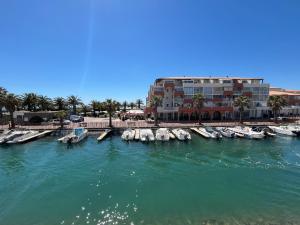 Deux pièces avec vue canal et parking privé à Sète - FR-1-338-616