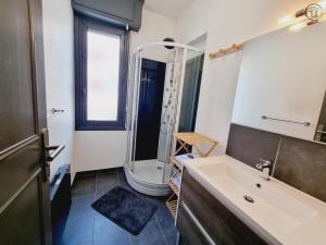 Appartements Duplex en Centre-Ville de Valenciennes Tout Inclus - FR-1-510-232 : photos des chambres