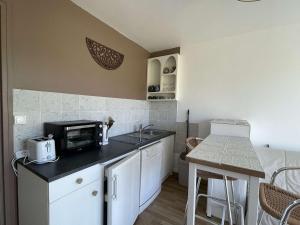 Studio cabine en bord de mer avec accès plage - FR-1-308-207