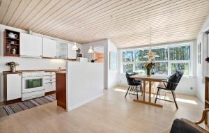 3 Bedroom Beautiful Home In Aakirkeby