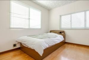【One House 】白老駅から徒歩1分グループ・家族で一棟貸切ウポポイへのアクセスも抜群