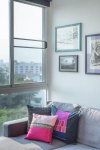 Mountain View Balcony, Blissful Local Living