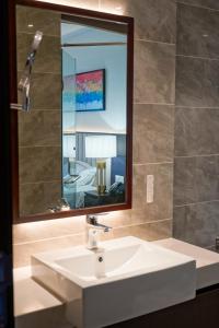 ƯU ĐÃI LỚN - The Sapphire Ressidence Khách sạn 5 sao