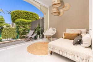 Casa Tucan Javea - Luxury House with Large Pool, 10 min walk to Arenal Beach