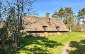 3 Bedroom Lovely Home In Henne