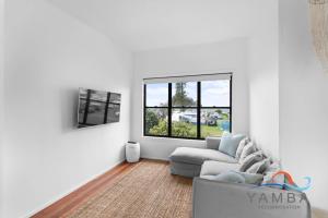 Stella LJHooker Yamba