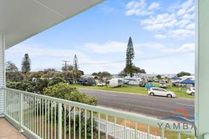 Stella LJHooker Yamba