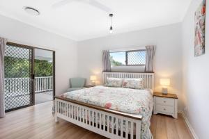 Seabreeze Escape - Rainbow Beach. Pool. Wifi. Aircon