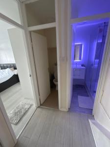 Room Near central London