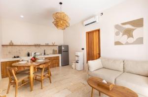 Cozy 1BR Retreat in Bali Elegant Wooden Interior