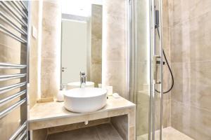 Spacious apartment - 3BR-8P - Moulin Rouge