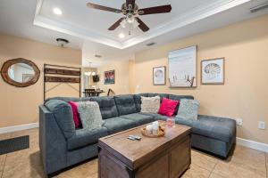 Channel Side, Down Town Tampa ,Ybor Palmetto Beach, Hot tub, with pickle ball court