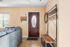 Channel Side, Down Town Tampa ,Ybor Palmetto Beach, Hot tub, with pickle ball court