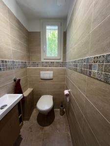 Charmant appartement rénové, à 15 mn dAvignon et de son festival