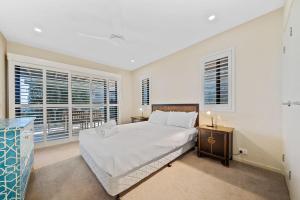 Warragi 5 by Discover Stradbroke - pool