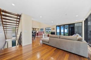 Warragi 5 by Discover Stradbroke - pool