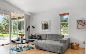 Gorgeous Home In Væggerløse With Wifi