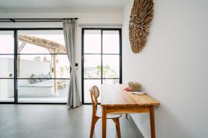 Villa Alveena - Modern 2BR Villa with Private Pool & Rooftop in Tumbak Bayuh