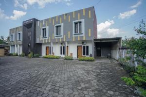 OYO 1266 Green Palm Kostel Syariah