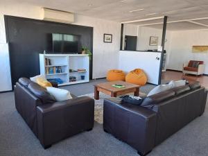 Hastings Retro Apartment - Easy Walk 2 Cafes, Bars