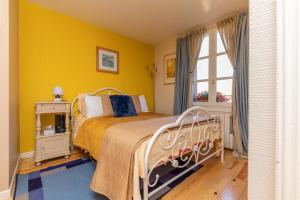 B&B / Chambres d'hotes Auberge Henri IV : Chambre Double avec Salle de Bains Privative