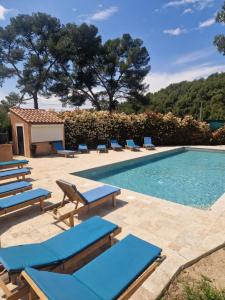 Campings Camping Aux Portes De Cassis : photos des chambres