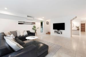 9 Depper Street - Large Residence Entire 6 Bed House