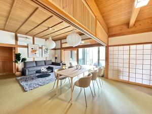 Spacious Traditional Japanese house by Restavio