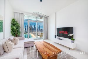 LUX The Luxury Sunrise Beachfront Suite 1