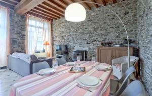 Maisons de vacances Stunning Home In Gonneville-Le-Theil : photos des chambres