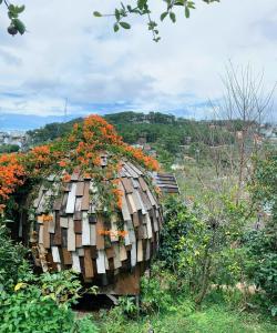 Cú Trên Cây Homestay