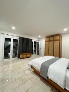 Lux Villa Tumbak Bayuh