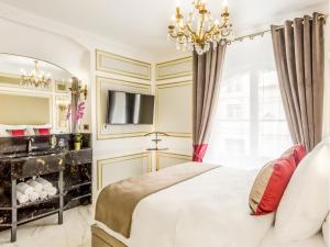 Merveil Signature Suite - Valois - Louvre view