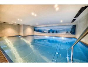Luxurious 4-room with pool, gym, spa and parking
