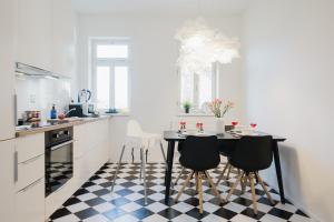 Prague Days - Family Friendly 1BDR with Workspace and Free Parking