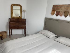 Maisons d'hotes Domaine Spa Perret-Au Calme-Chateau ArtDeco MasterSuite B&B et-ou Gite de Charme-A3Mn Giverny-Jardins Monet-Le Vexin-Piscine Ete-Parc 3Ha-Aire Enfants-PingPong-Options Diner-Billard-Massage-Yoga-Coaching-Fitness-Sauna-Hammam-Promo 2Nuits 1HJacuzzi Offerte : photos des chambres