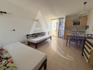 STUDIO VUE MER AVEC PKG, PISCINE, TENNIS, PLAGE DIRECT