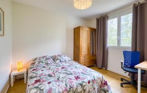 Maisons de vacances 3 Bedroom Awesome Home In Lagord : photos des chambres