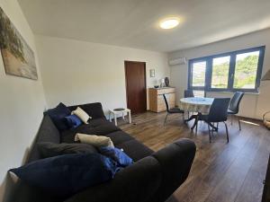 KARMEN - Apartment with terrace and AC